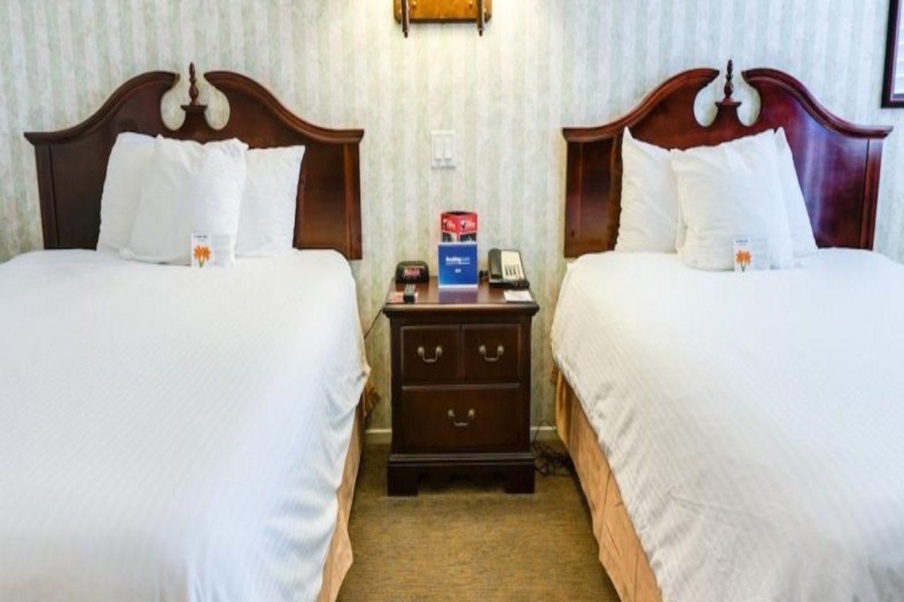 Carousel Inn And Suites Анахайм Экстерьер фото