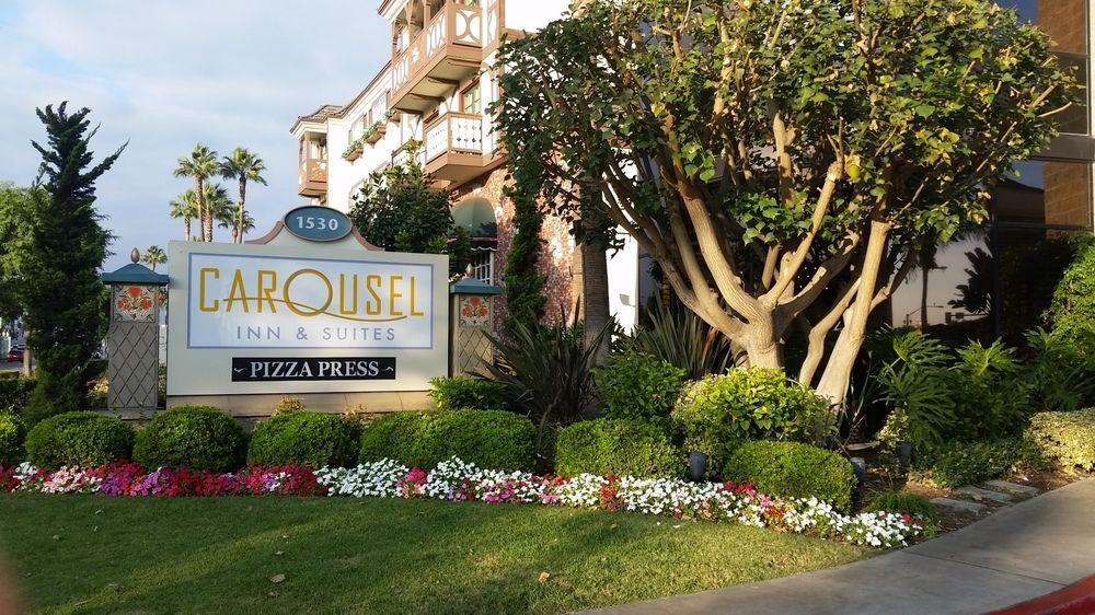 Carousel Inn And Suites Анахайм Экстерьер фото