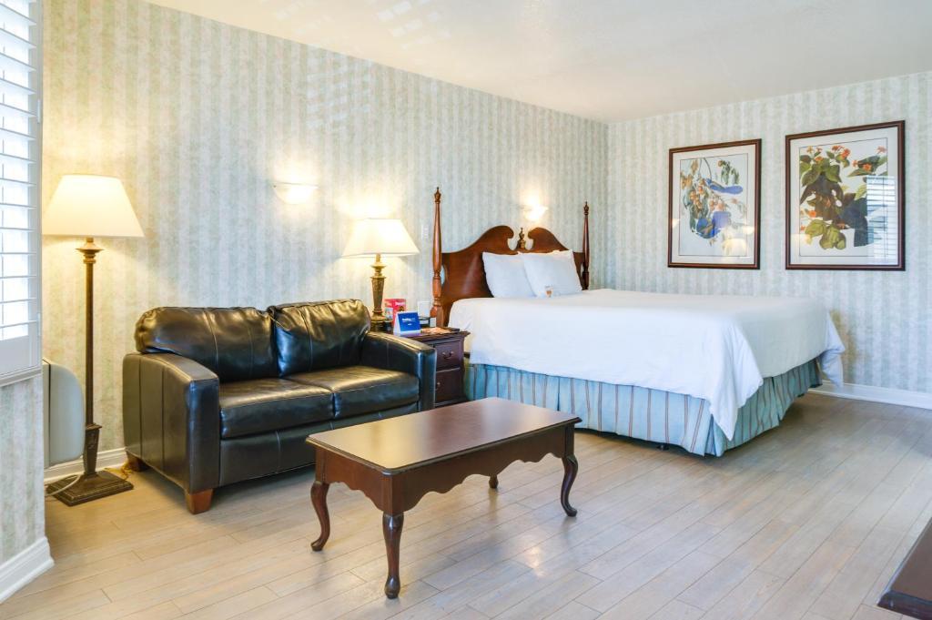 Carousel Inn And Suites Анахайм Экстерьер фото