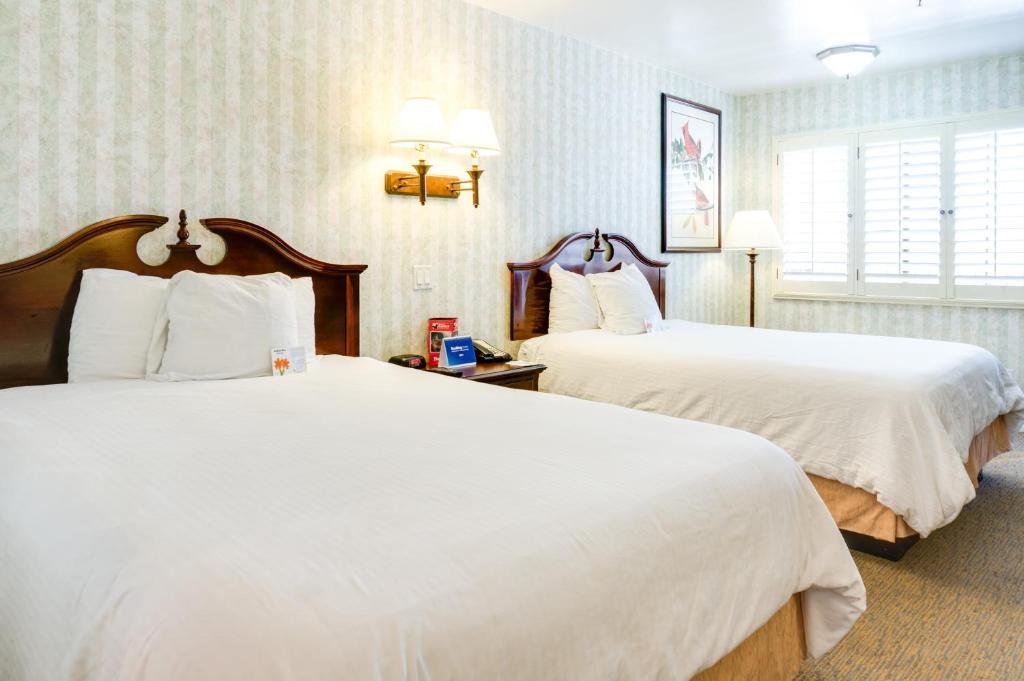 Carousel Inn And Suites Анахайм Экстерьер фото